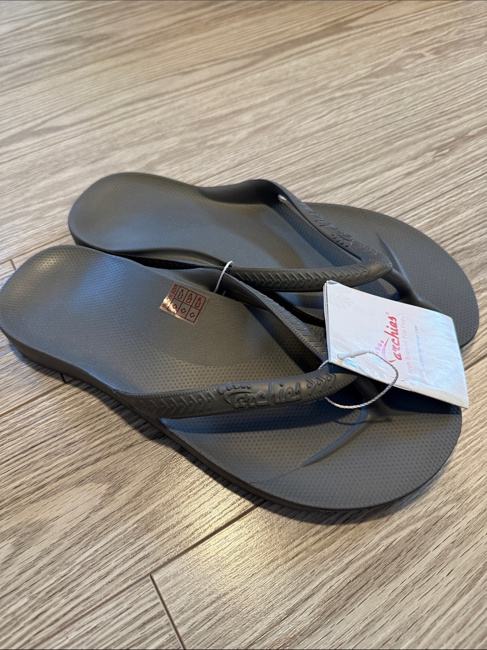 NWT Archies Flip Flops - Picture 3 of 4